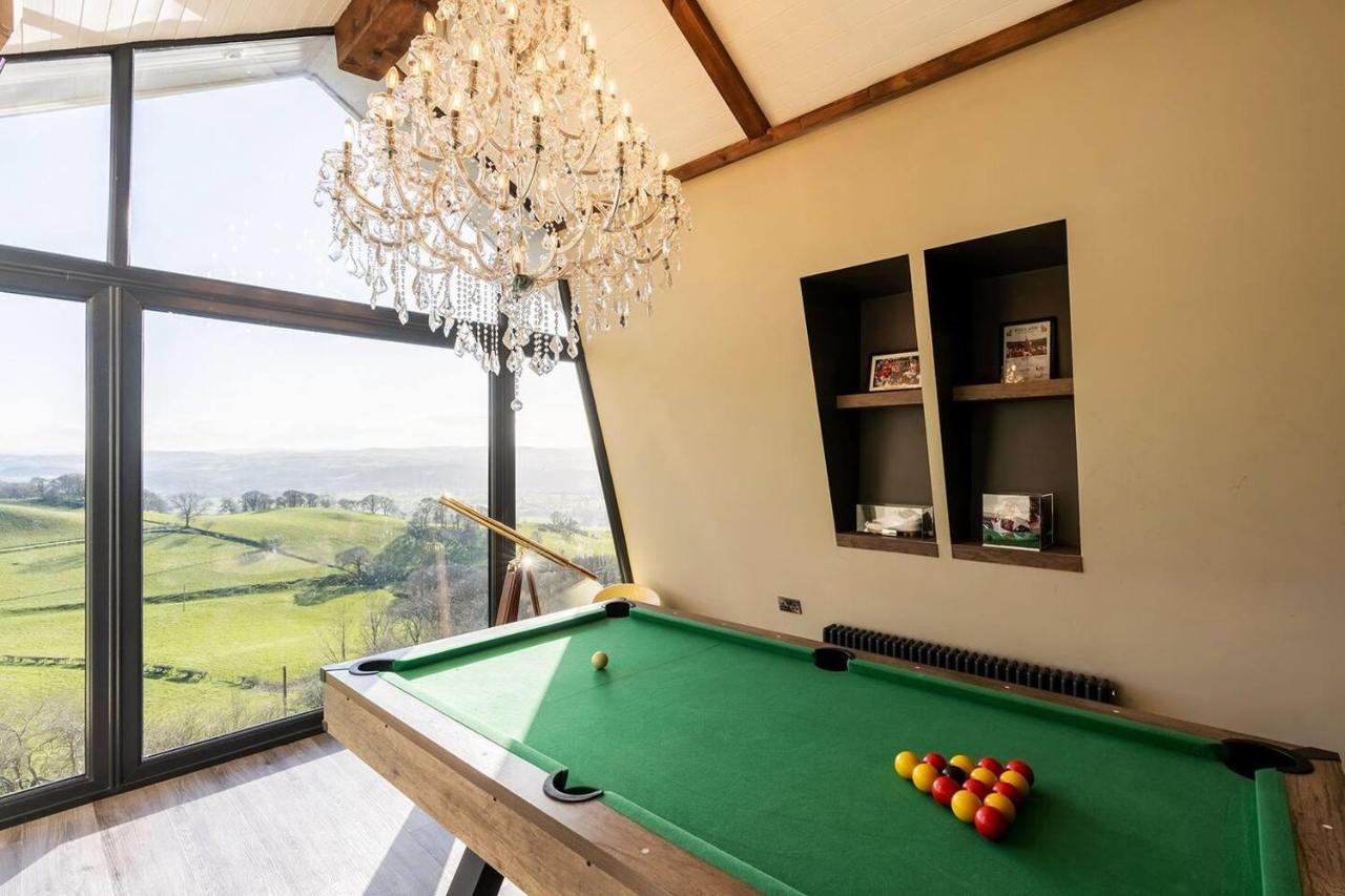 Clwyd Gate Manor Pool Sauna Hottub Cave Wales รูธิน ภายนอก รูปภาพ