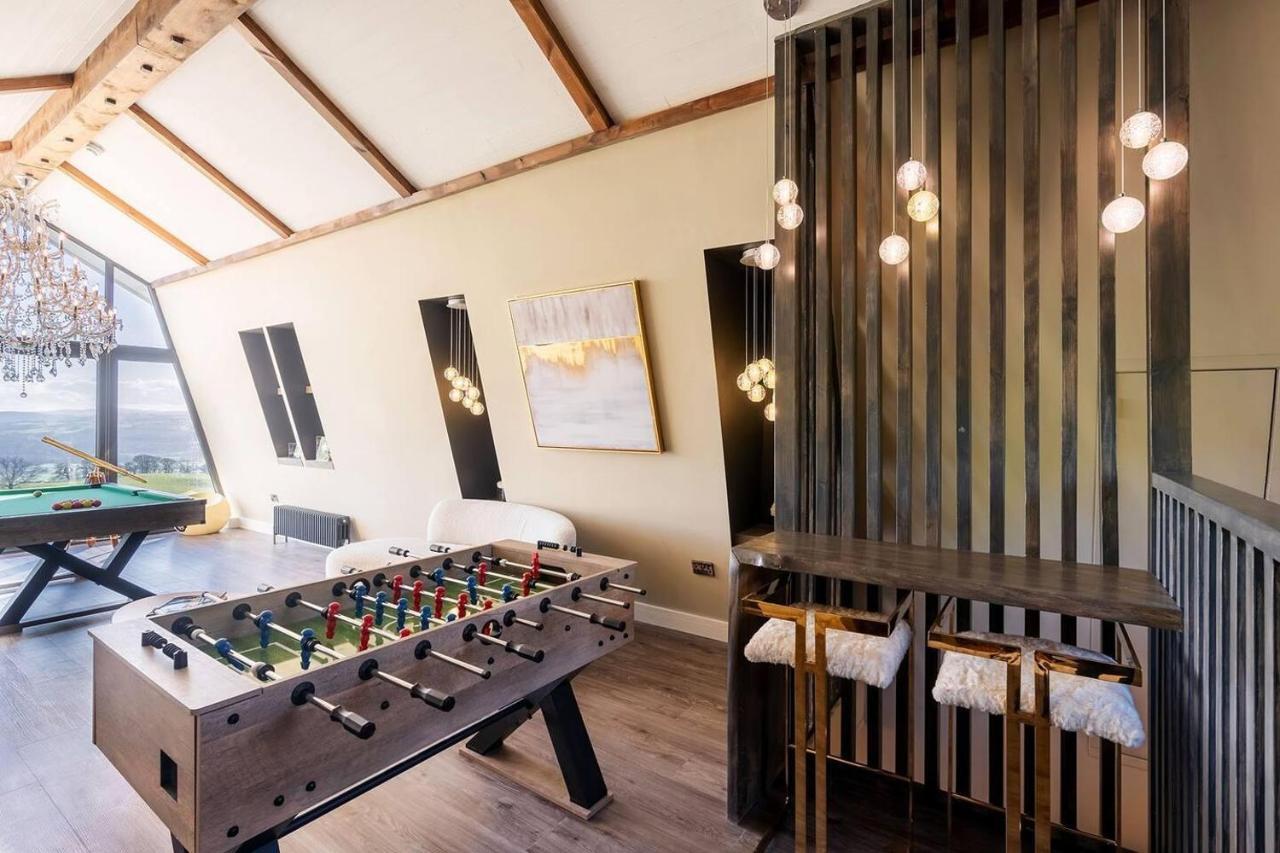 Clwyd Gate Manor Pool Sauna Hottub Cave Wales รูธิน ภายนอก รูปภาพ