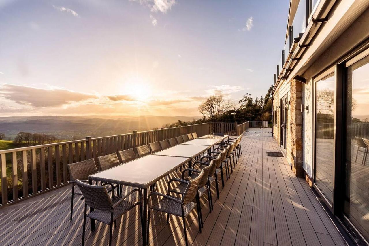 Clwyd Gate Manor Pool Sauna Hottub Cave Wales รูธิน ภายนอก รูปภาพ